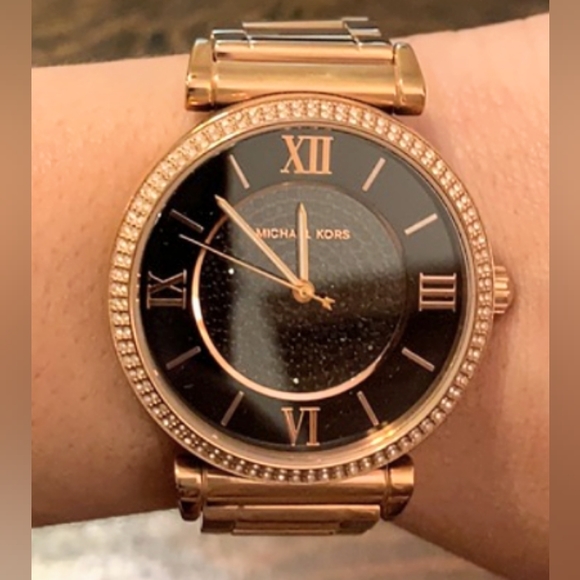 Women's Michael kors watch - Picture 1 of 3
